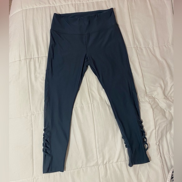 Vogo Athletica Gray Workout Pants Size Large. Crisscross & Netting detail - Picture 2 of 8